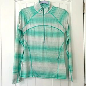 Athleta Medium mint green pullover thumb holes, athletic sports golf, athleisure